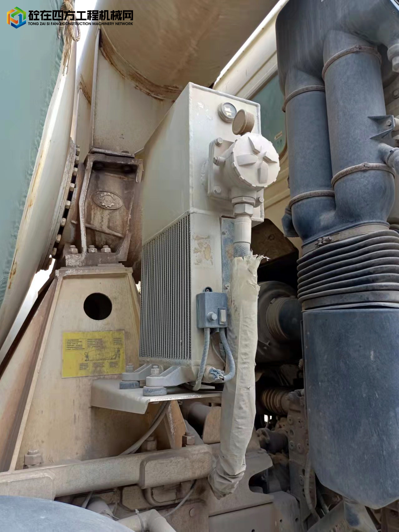https://images.tongzsf.com/tong/truck_machine/20220425/1626668ba8a383.jpg