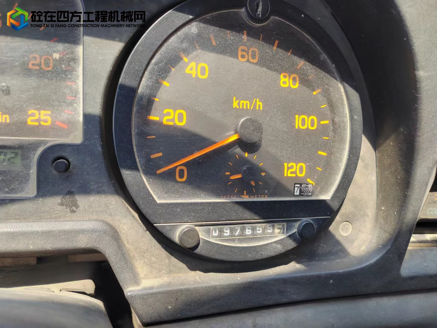 https://images.tongzsf.com/tong/truck_machine/20220504/16272267c4ac7d.jpg