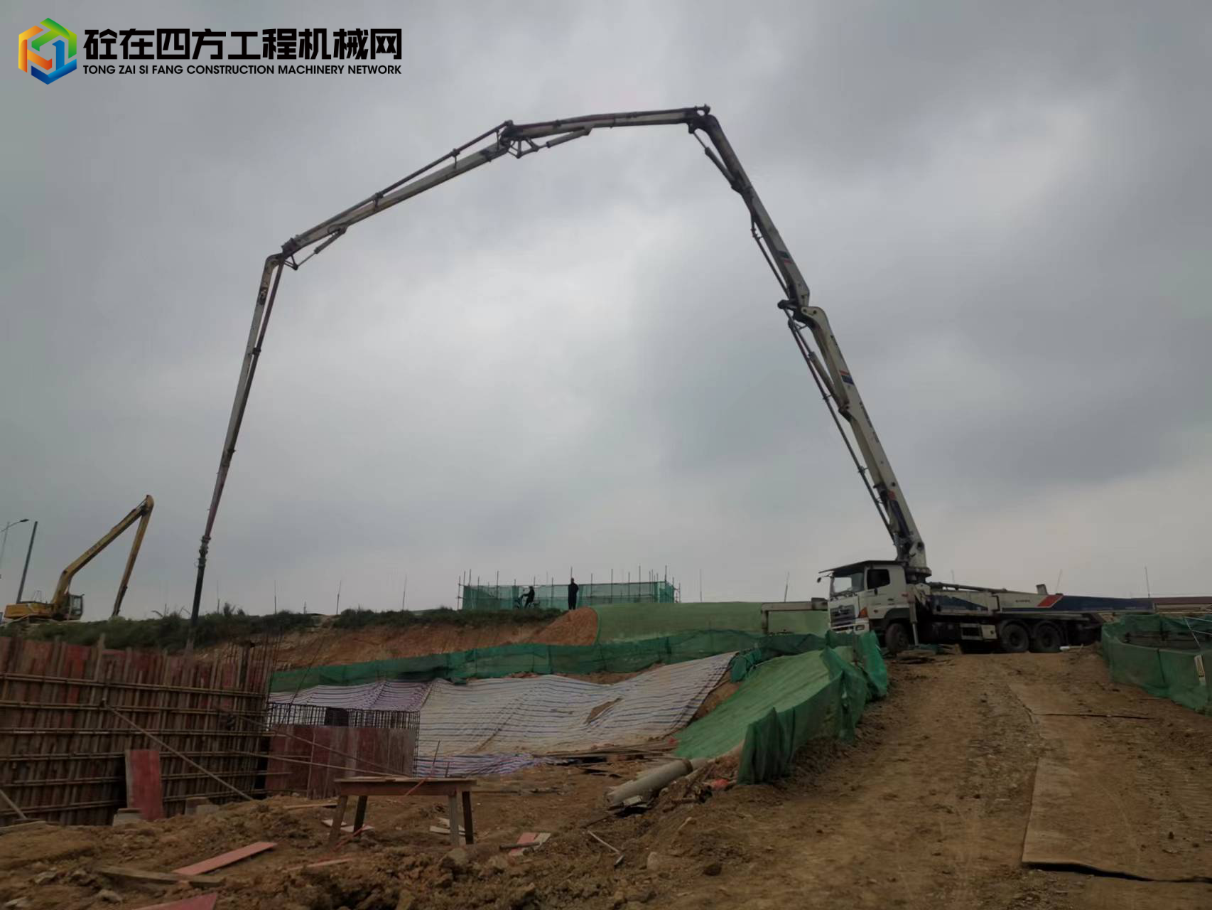https://images.tongzsf.com/tong/truck_machine/20220512/1627c5bbfb632c.jpg