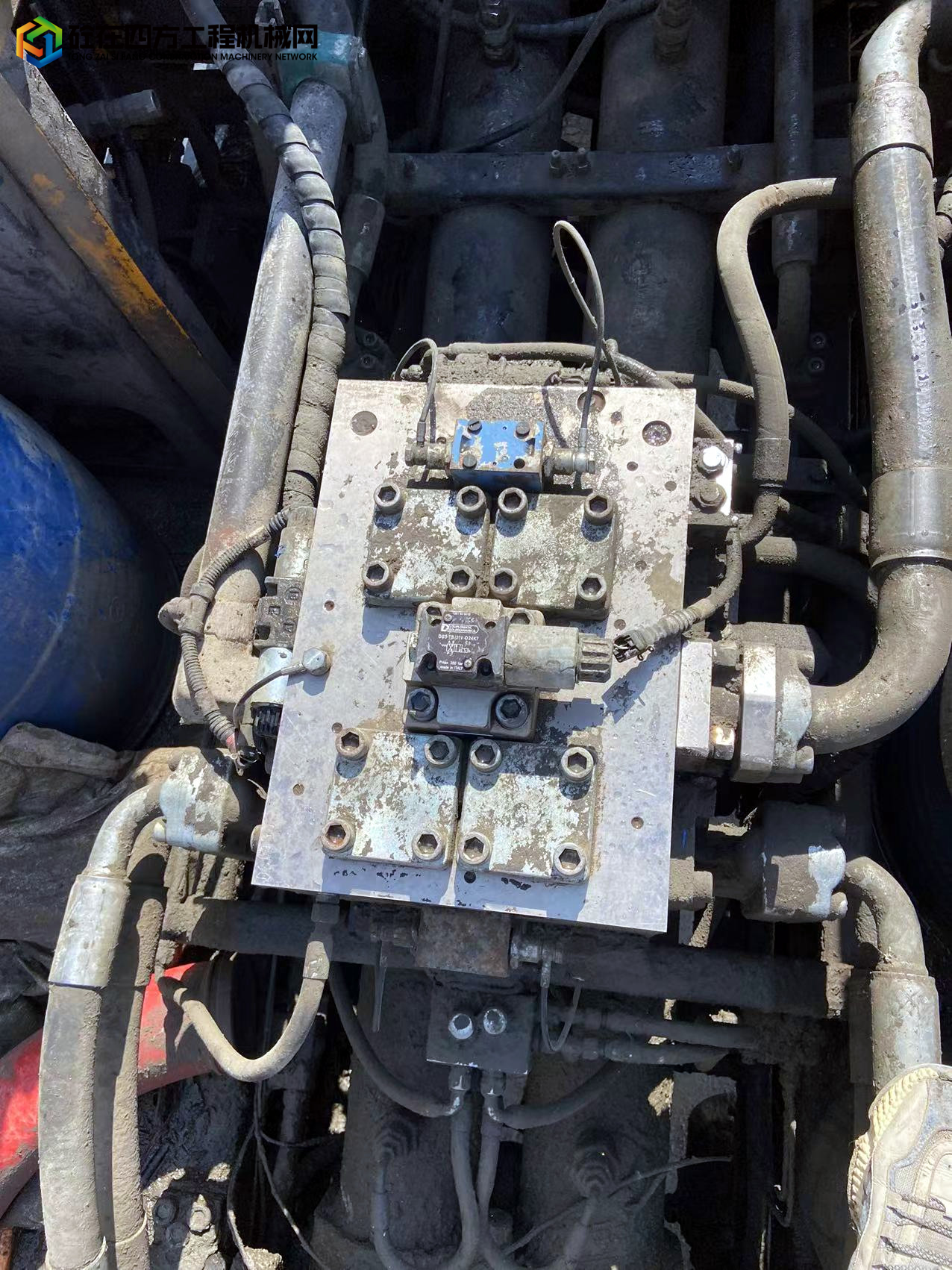 https://images.tongzsf.com/tong/truck_machine/20220512/1627ca18795d9e.jpg