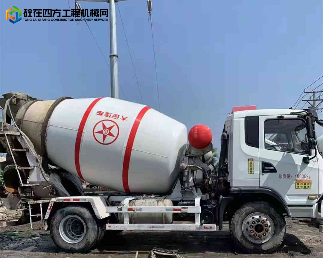 https://images.tongzsf.com/tong/truck_machine/20220513/1627df8a4a8b27.jpg