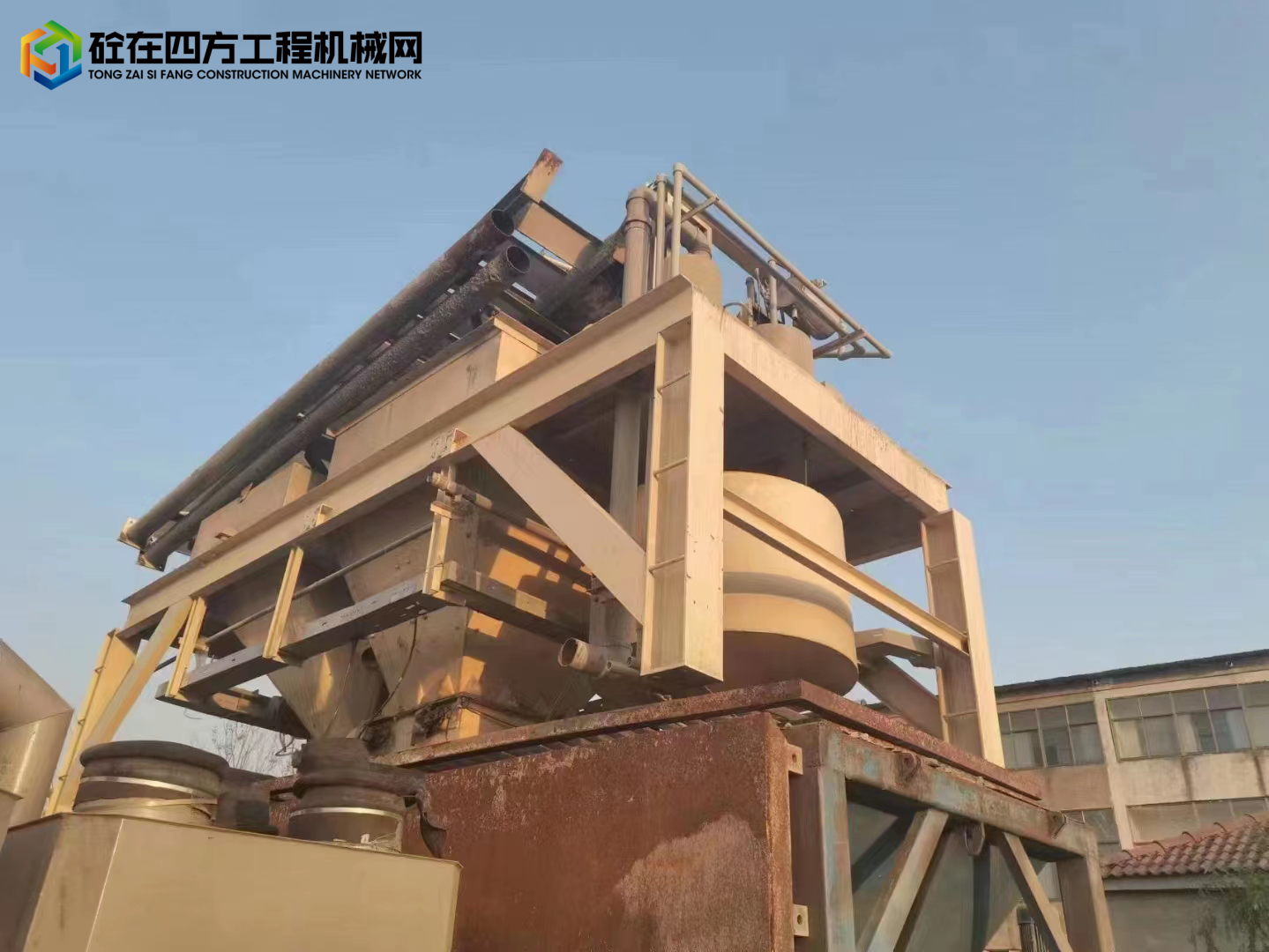 https://images.tongzsf.com/tong/truck_machine/20220602/162985a40c3ce6.jpg