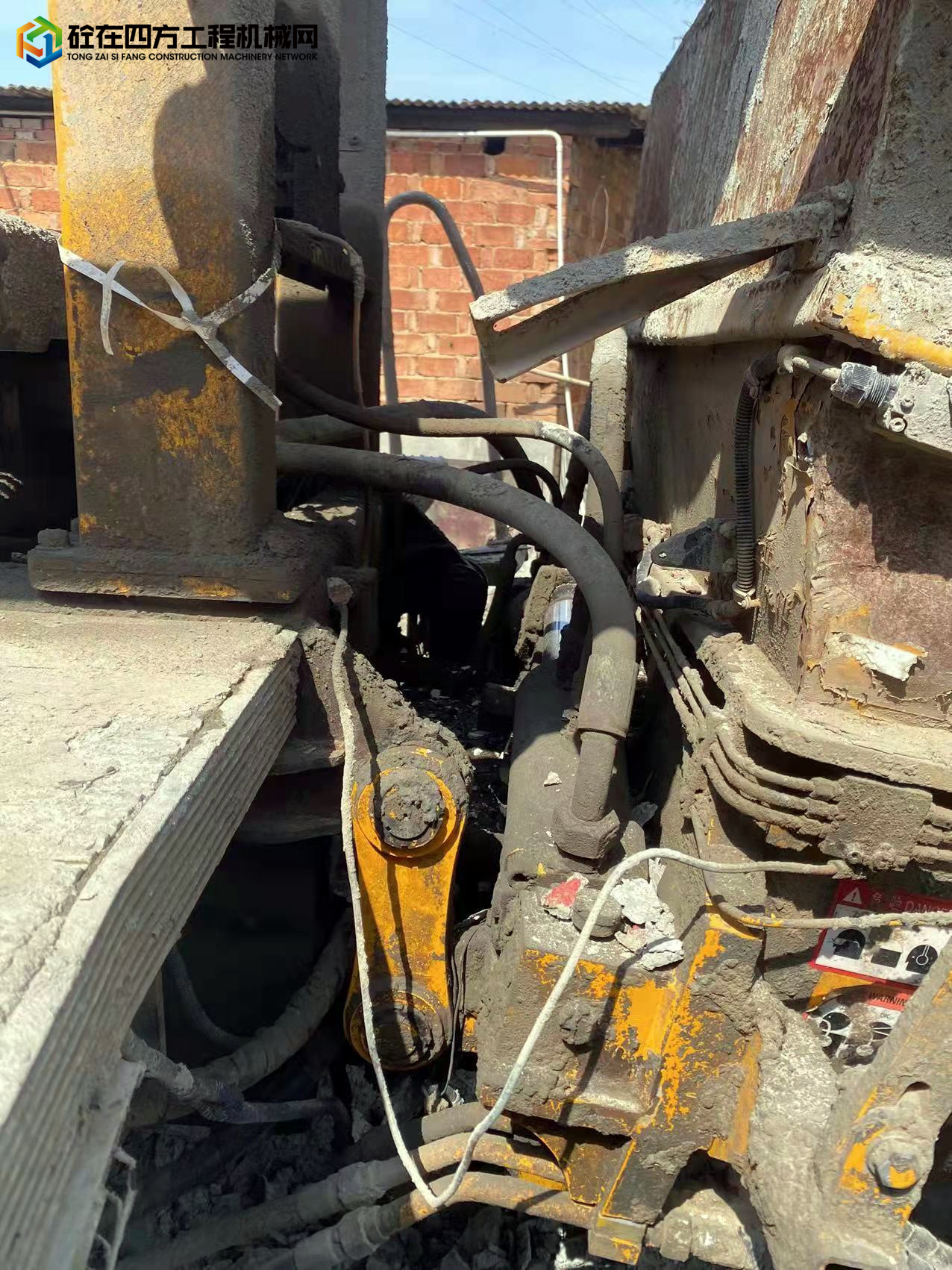 https://images.tongzsf.com/tong/truck_machine/20220606/1629dbc3a27fd7.jpg