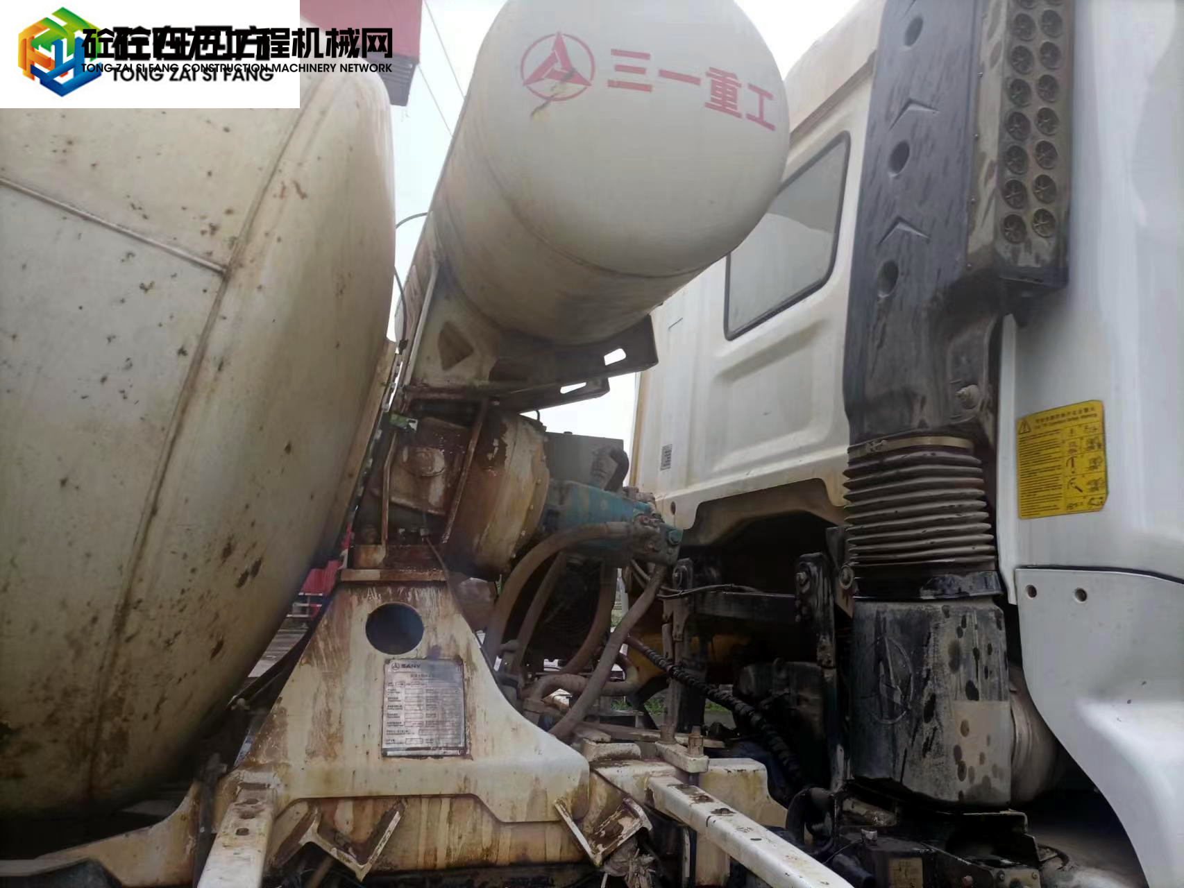 https://images.tongzsf.com/tong/truck_machine/20220615/162a94d39b8d86.jpg