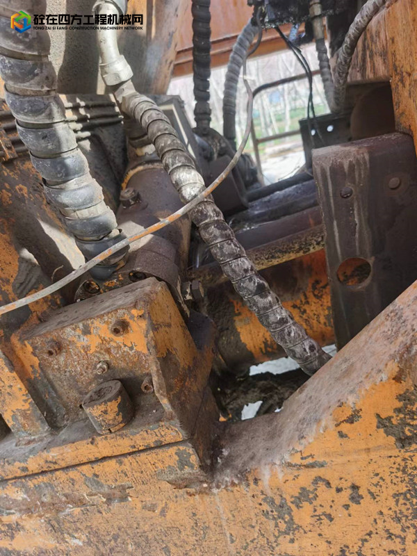 https://images.tongzsf.com/tong/truck_machine/20220615/162a981414bfc9.jpg