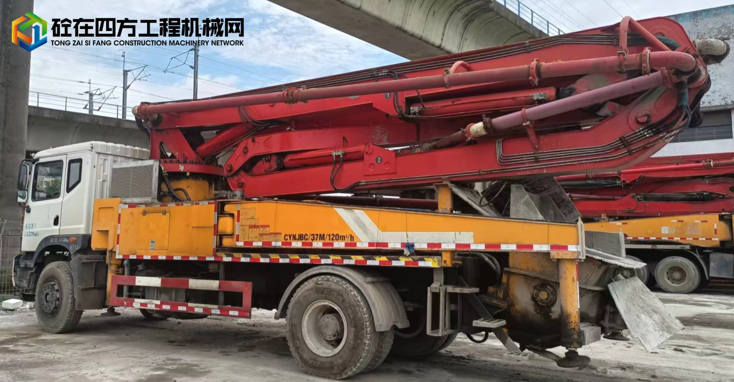 https://images.tongzsf.com/tong/truck_machine/20220622/162b2b53e35351.jpg