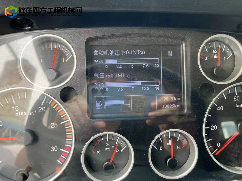 https://images.tongzsf.com/tong/truck_machine/20220627/162b9211e68f36.jpg