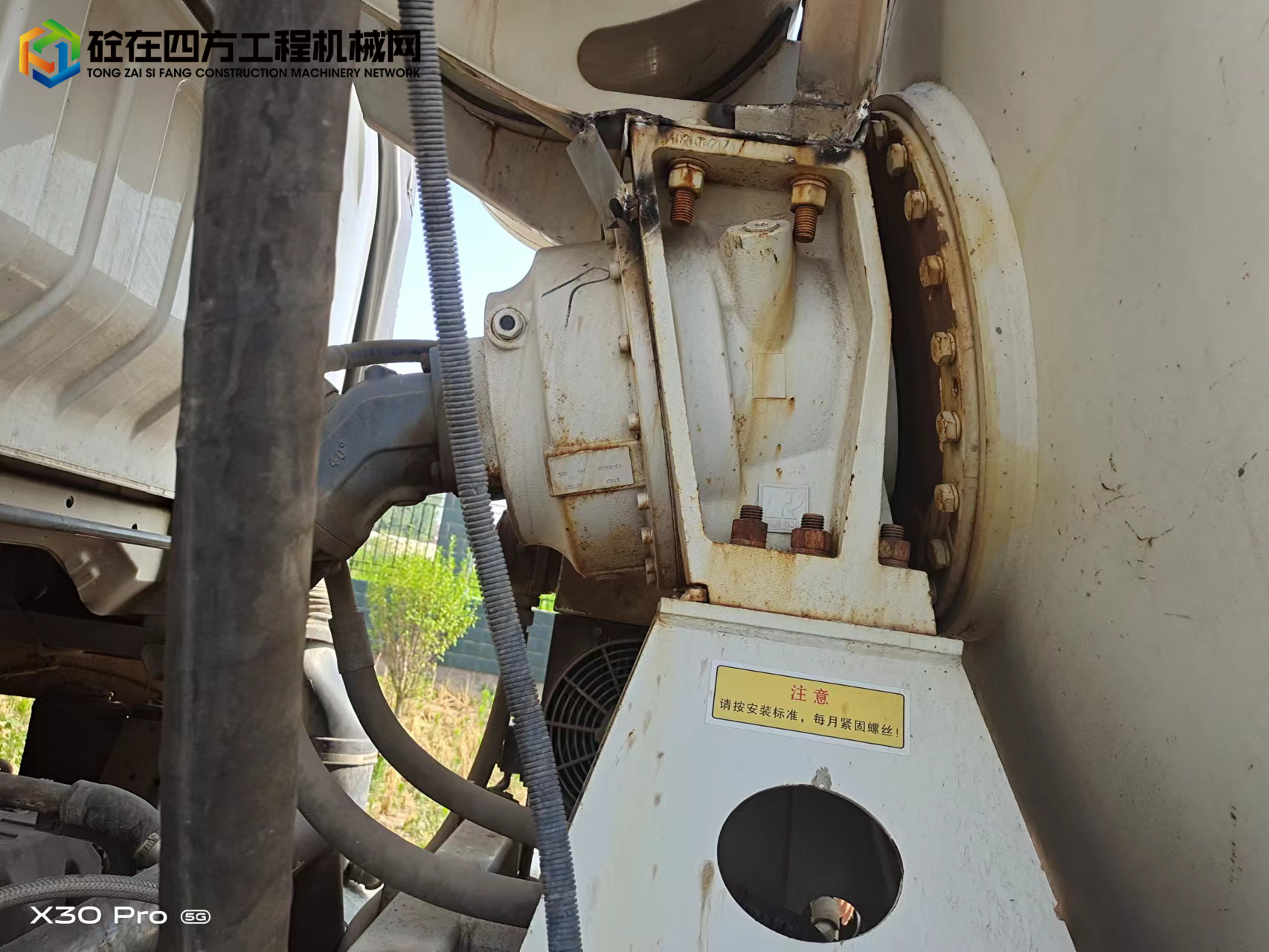 https://images.tongzsf.com/tong/truck_machine/20220630/162bd535ec9bdc.jpg