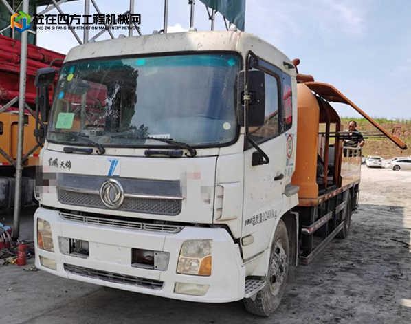 https://images.tongzsf.com/tong/truck_machine/20220630/162bd7d9d5a8c7.jpg