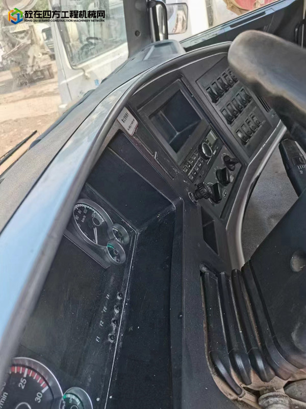 https://images.tongzsf.com/tong/truck_machine/20220711/162cb7eb49c10f.jpg