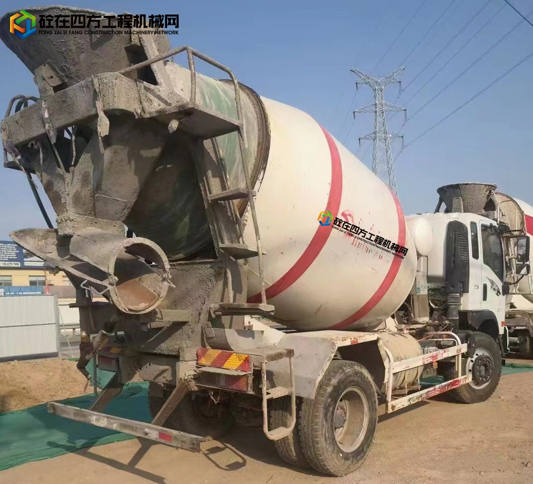 https://images.tongzsf.com/tong/truck_machine/20220810/162f31f2c69f23.jpg
