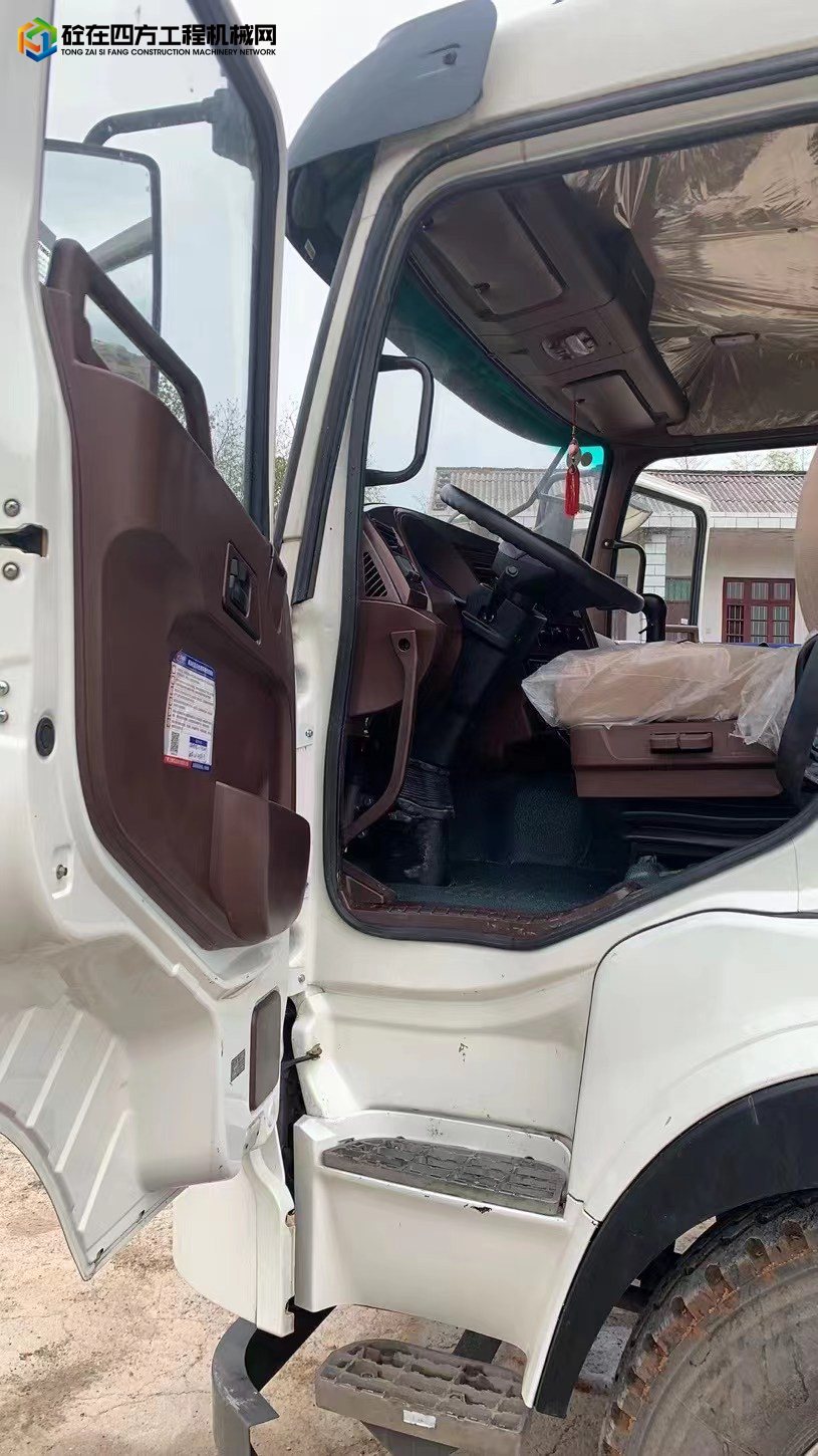 https://images.tongzsf.com/tong/truck_machine/20220811/162f4bb8b218fb.jpg