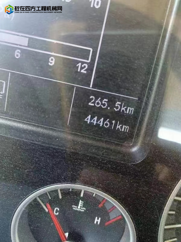 https://images.tongzsf.com/tong/truck_machine/20220818/162fd8f4140fea.jpg