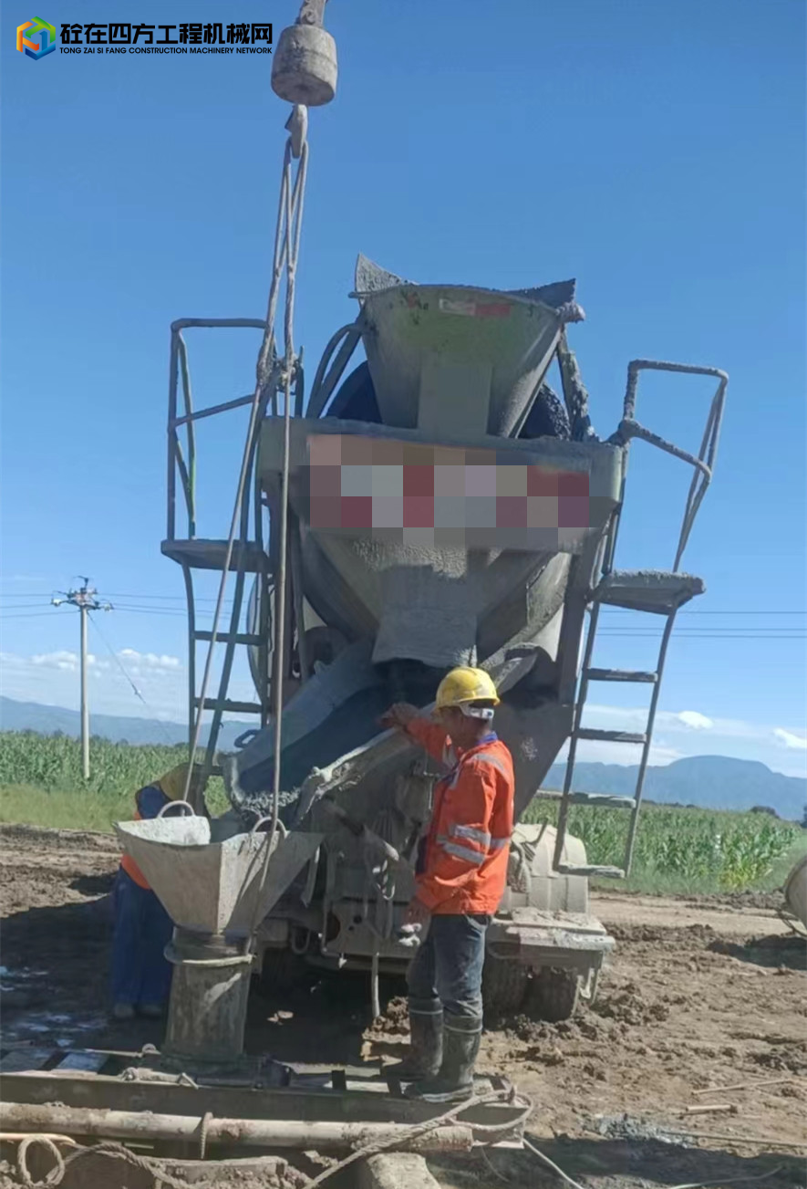 https://images.tongzsf.com/tong/truck_machine/20220819/162fee6f656ec7.jpg