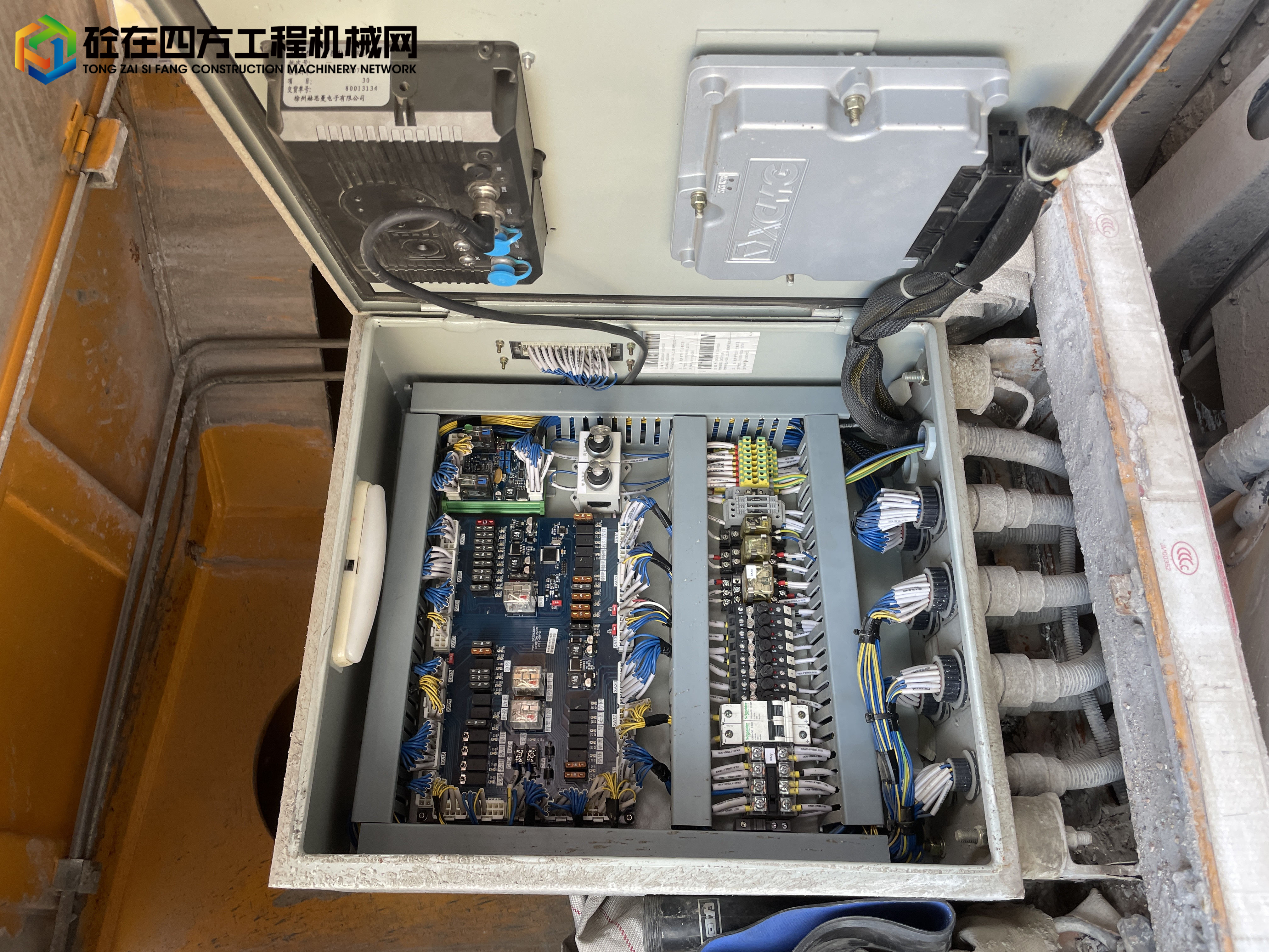 https://images.tongzsf.com/tong/truck_machine/20220920/1632973e1bcf6e.jpg