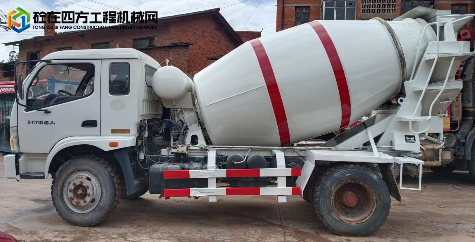 https://images.tongzsf.com/tong/truck_machine/20220921/1632a6b1fdb28e.jpg