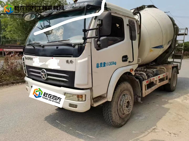https://images.tongzsf.com/tong/truck_machine/20220929/16335499c63556.jpg