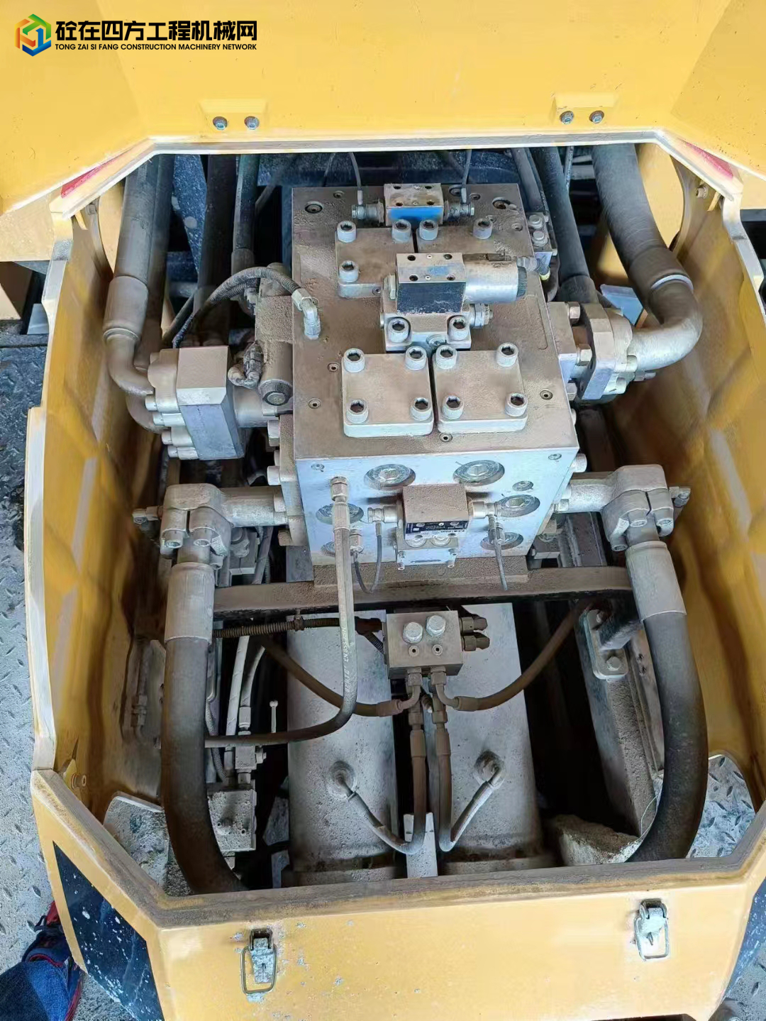 https://images.tongzsf.com/tong/truck_machine/20220930/16336436d08cfc.jpg
