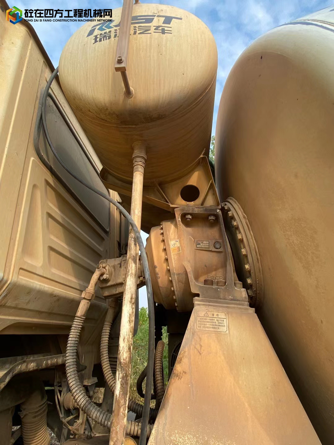 https://images.tongzsf.com/tong/truck_machine/20221002/163396191f22fb.jpg