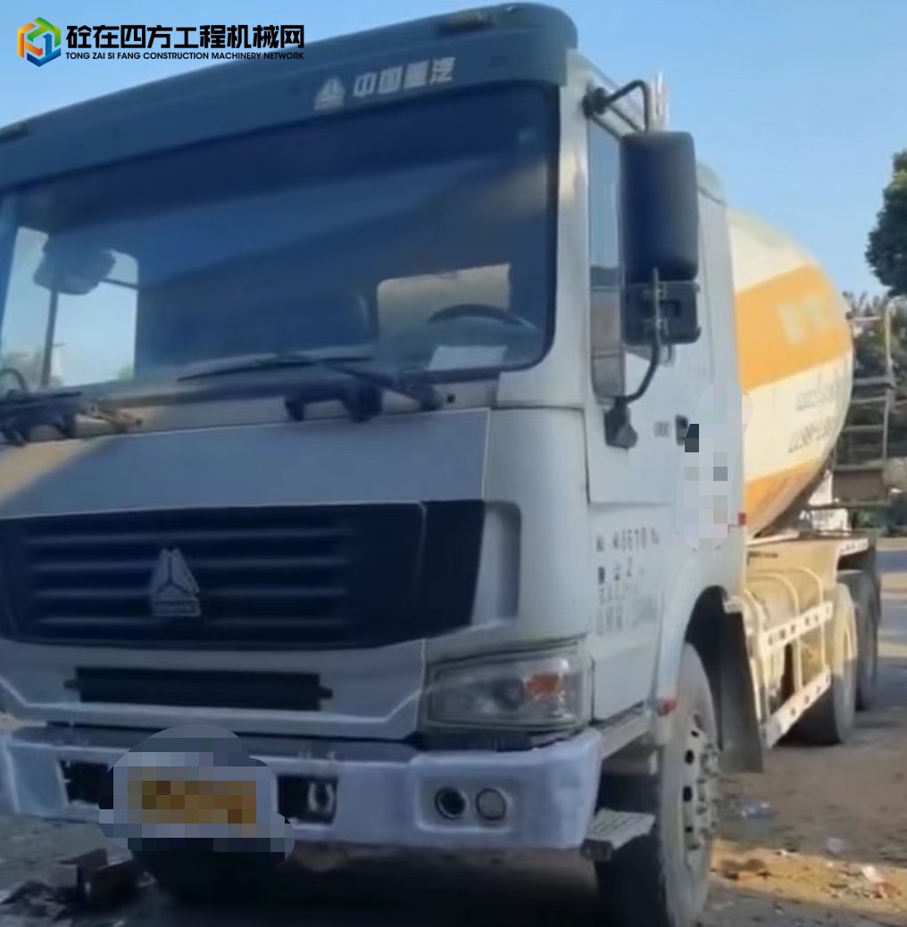https://images.tongzsf.com/tong/truck_machine/20221005/1633d3bad4ef9a.jpg