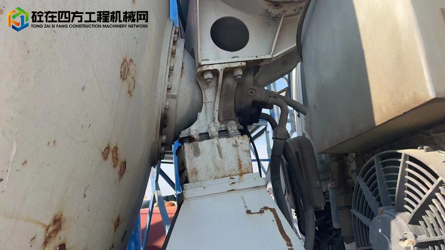 https://images.tongzsf.com/tong/truck_machine/20221013/16347672f988c8.jpg