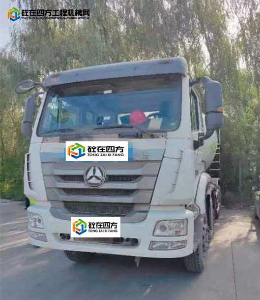 https://images.tongzsf.com/tong/truck_machine/20221013/16347d772cb4b2.jpg