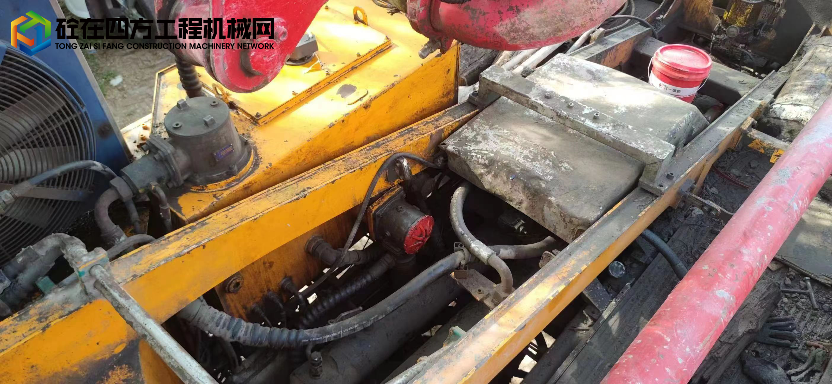 https://images.tongzsf.com/tong/truck_machine/20221017/1634cf1a0e9fea.jpg