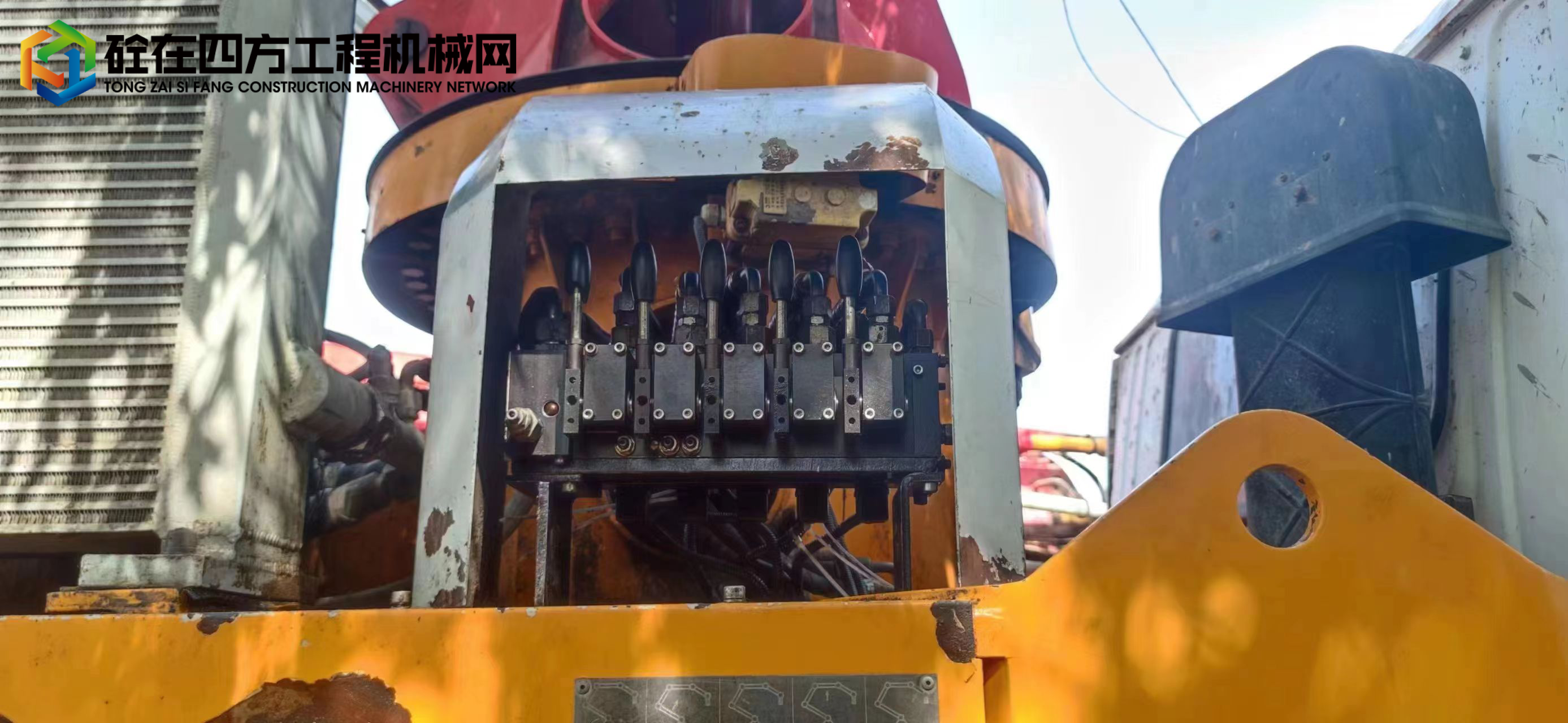 https://images.tongzsf.com/tong/truck_machine/20221017/1634cf1a2f1a52.jpg