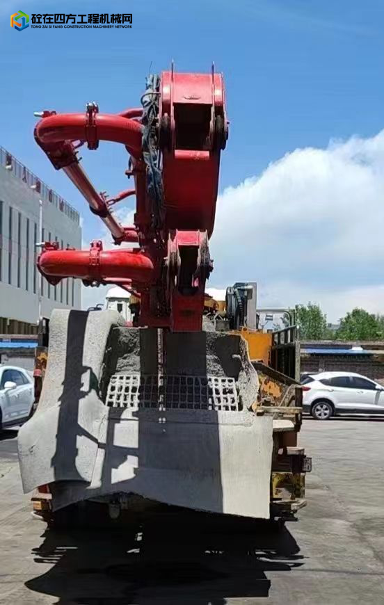 https://images.tongzsf.com/tong/truck_machine/20221017/1634cf1a7bfff1.jpg