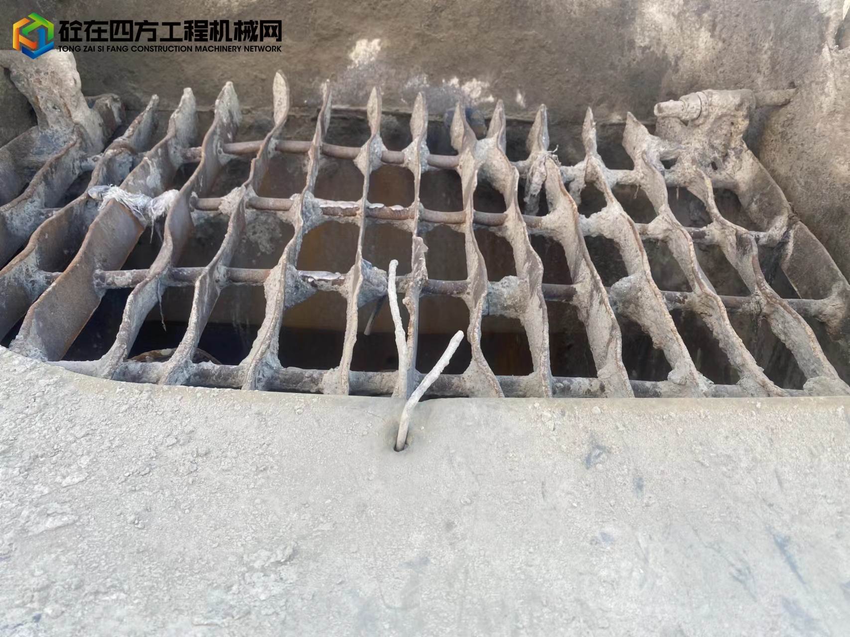 https://images.tongzsf.com/tong/truck_machine/20221021/16351ec0bf26fa.jpg