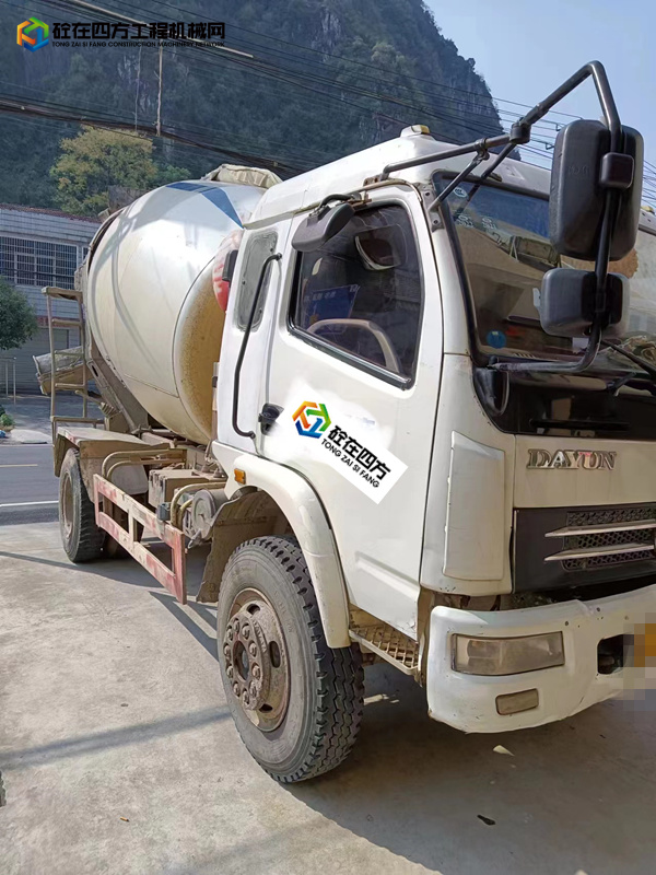 https://images.tongzsf.com/tong/truck_machine/20221024/163560c93bd7de.jpg