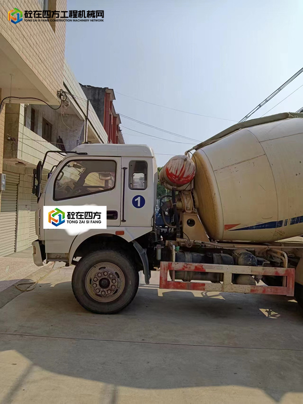 https://images.tongzsf.com/tong/truck_machine/20221024/163560cabad9ae.jpg