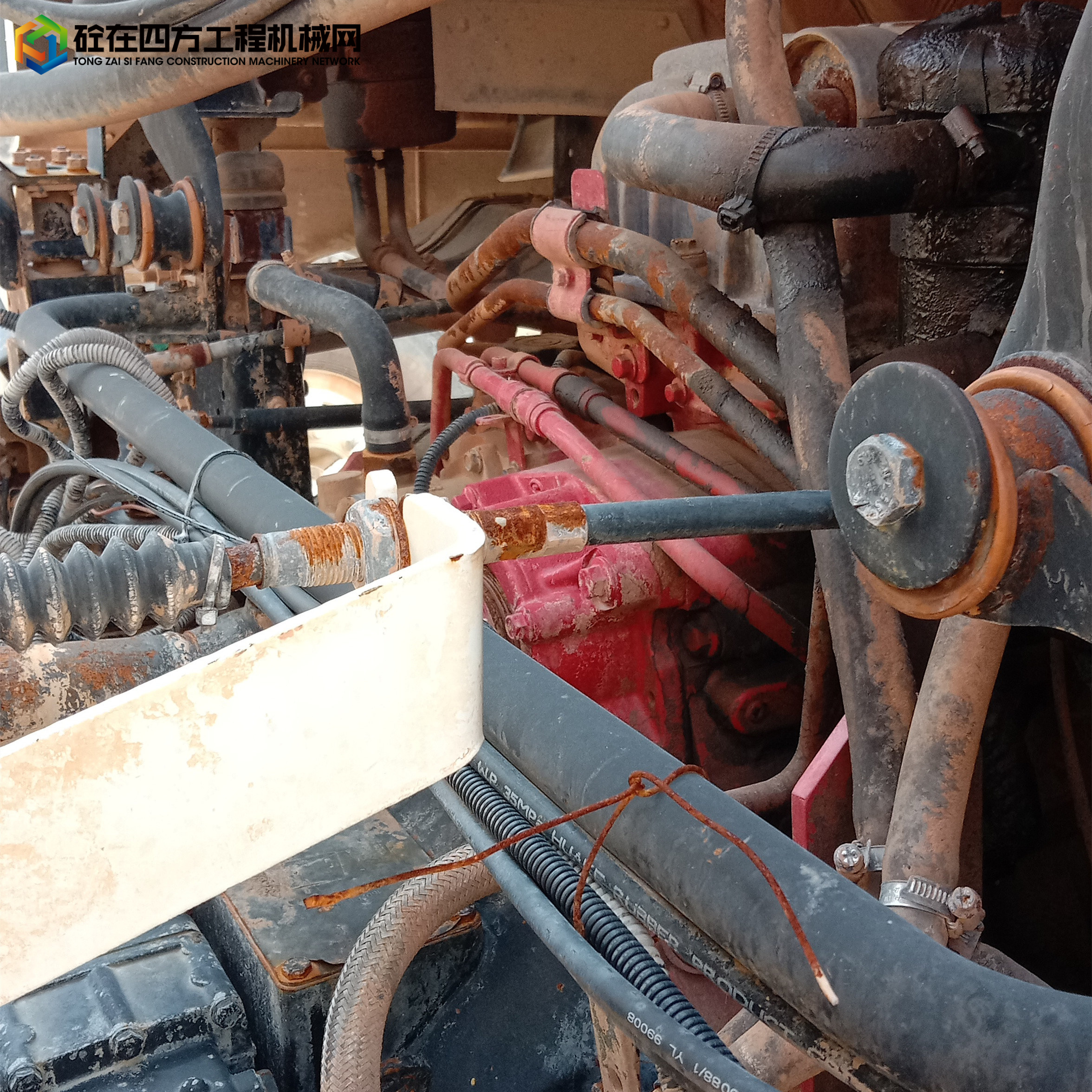 https://images.tongzsf.com/tong/truck_machine/20221024/16356250a36476.jpg