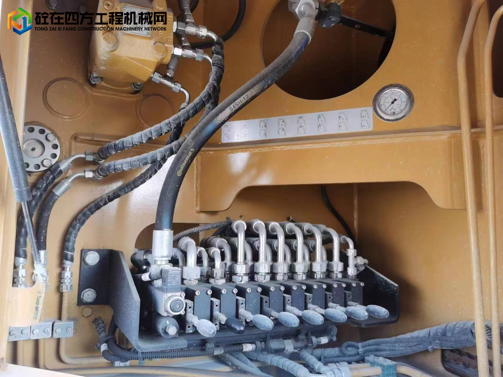 https://images.tongzsf.com/tong/truck_machine/20221031/1635f41976fe49.jpg