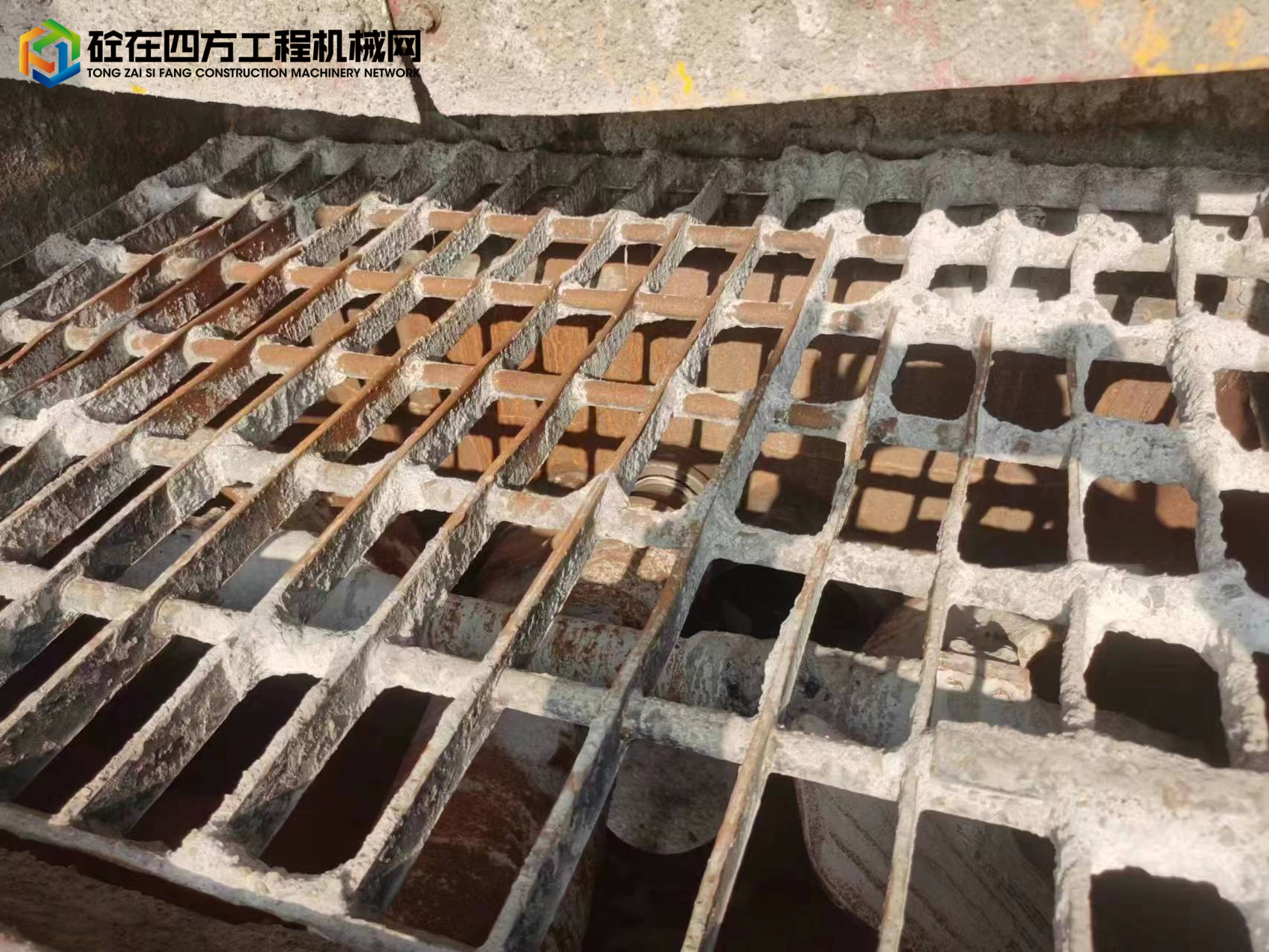 https://images.tongzsf.com/tong/truck_machine/20221031/1635f419a288d3.jpg