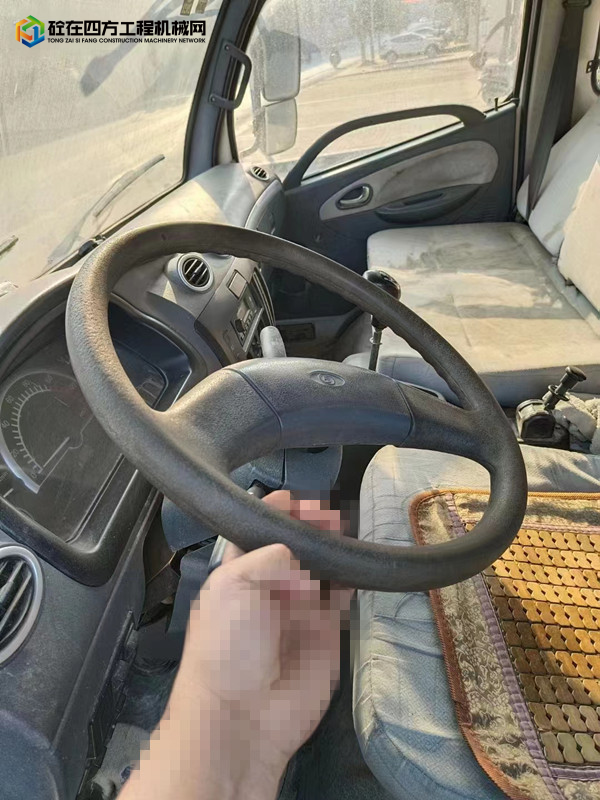 https://images.tongzsf.com/tong/truck_machine/20221205/1638d4b1f2d576.jpg