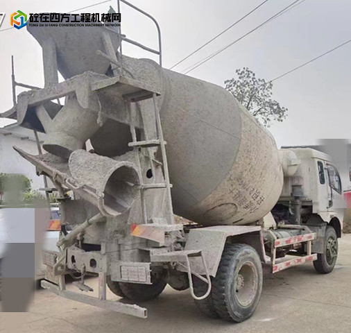 https://images.tongzsf.com/tong/truck_machine/20221205/1638d4b224460e.jpg