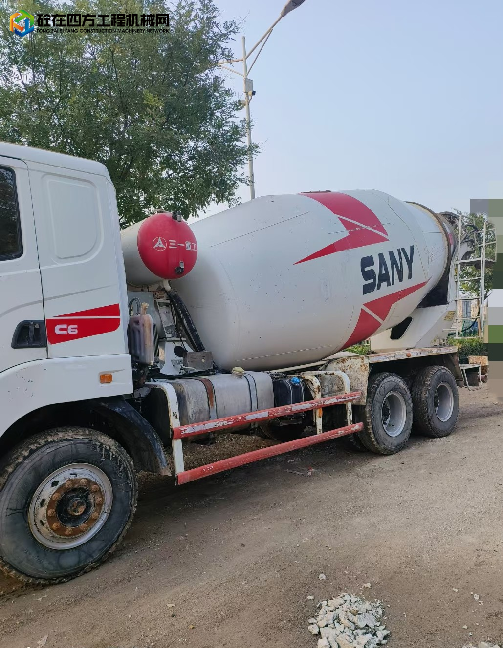 https://images.tongzsf.com/tong/truck_machine/20221205/1638d5cb610a7c.jpg