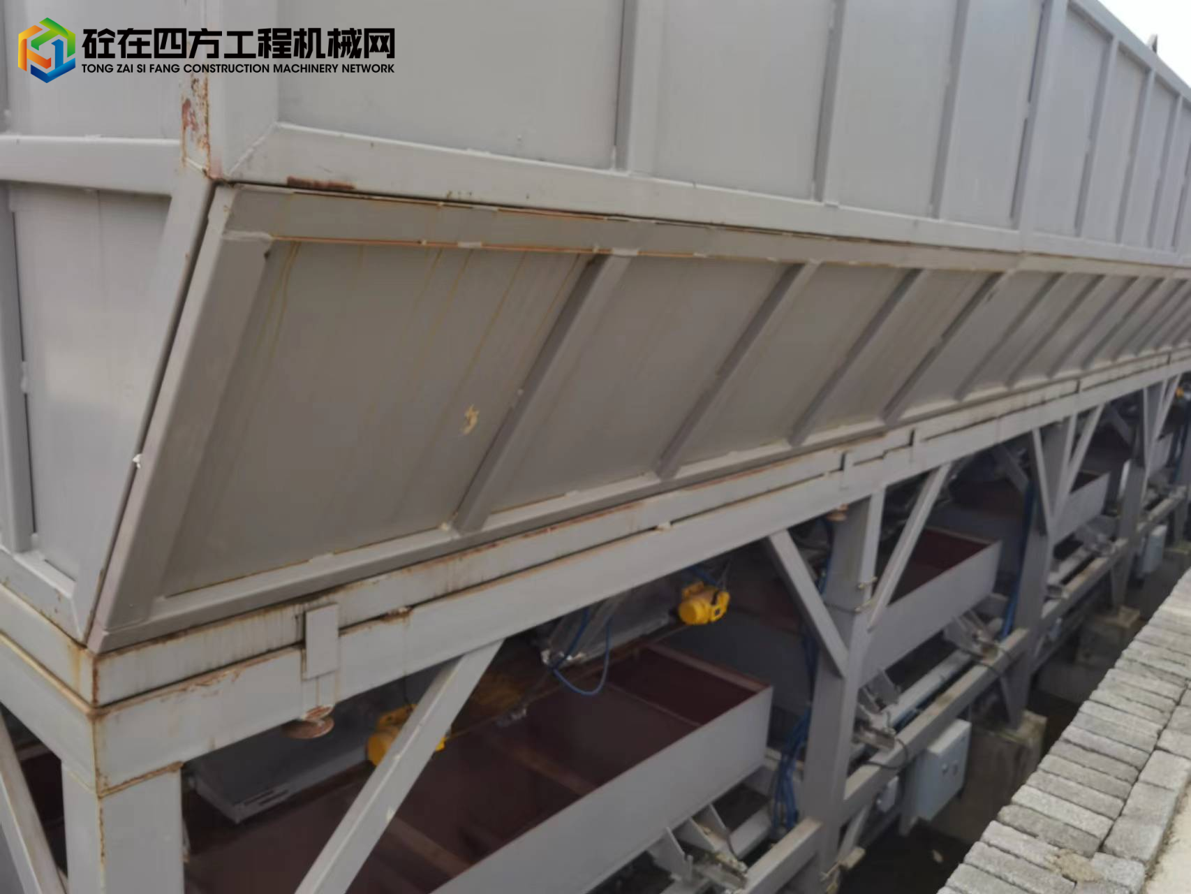 https://images.tongzsf.com/tong/truck_machine/20221212/16396988adce0a.jpg