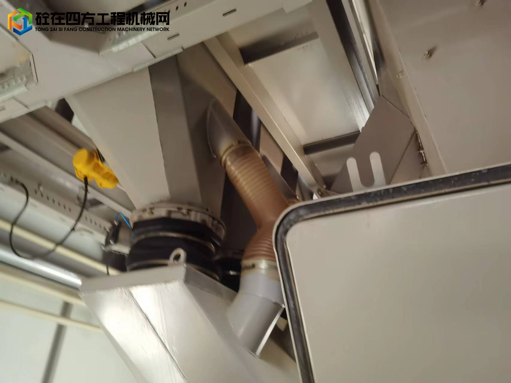 https://images.tongzsf.com/tong/truck_machine/20221212/16396988be1d67.jpg