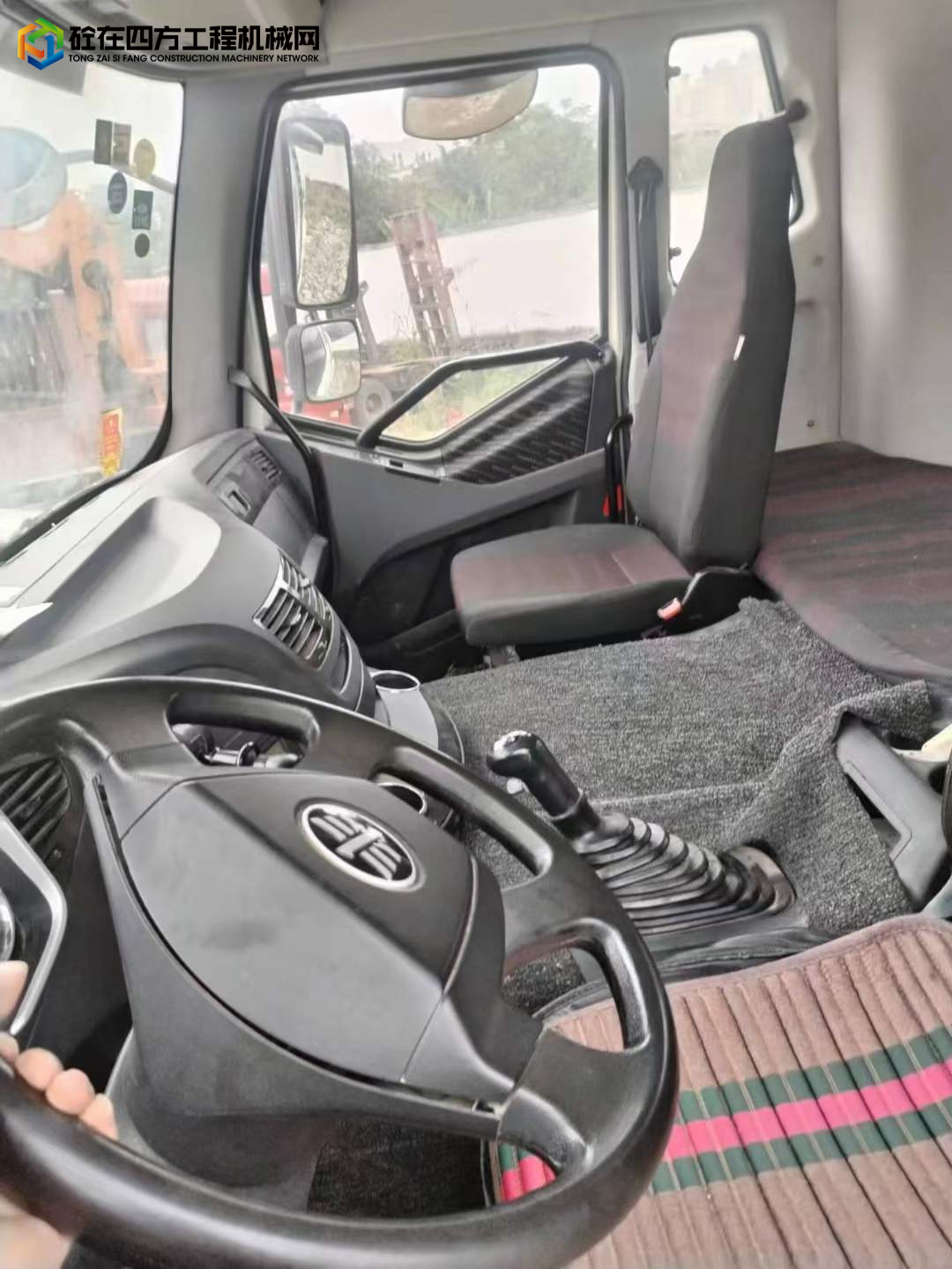 https://images.tongzsf.com/tong/truck_machine/20221213/1639875ccb35dc.jpg