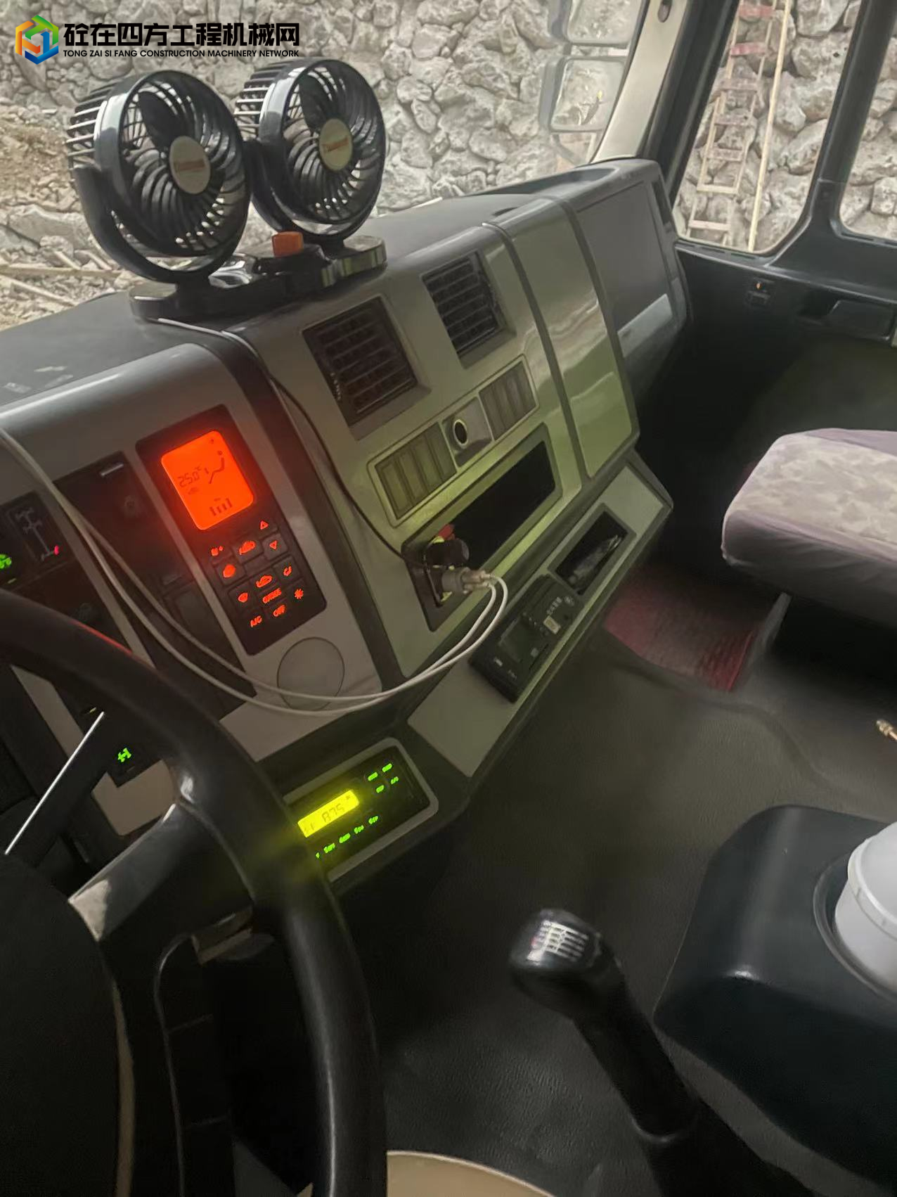 https://images.tongzsf.com/tong/truck_machine/20221214/163997d4203fa9.jpg