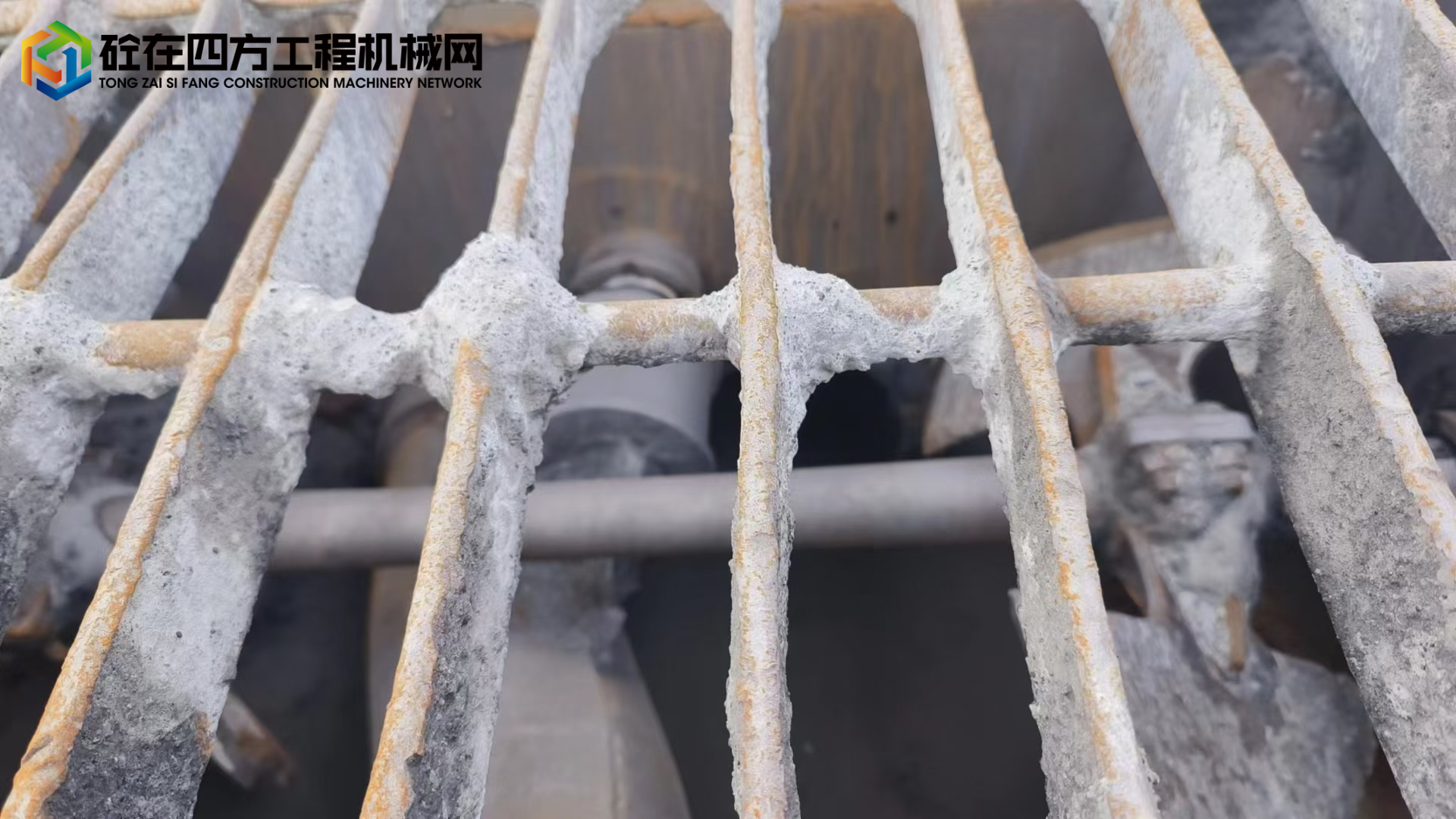 https://images.tongzsf.com/tong/truck_machine/20221227/163aab1fe16cae.jpg