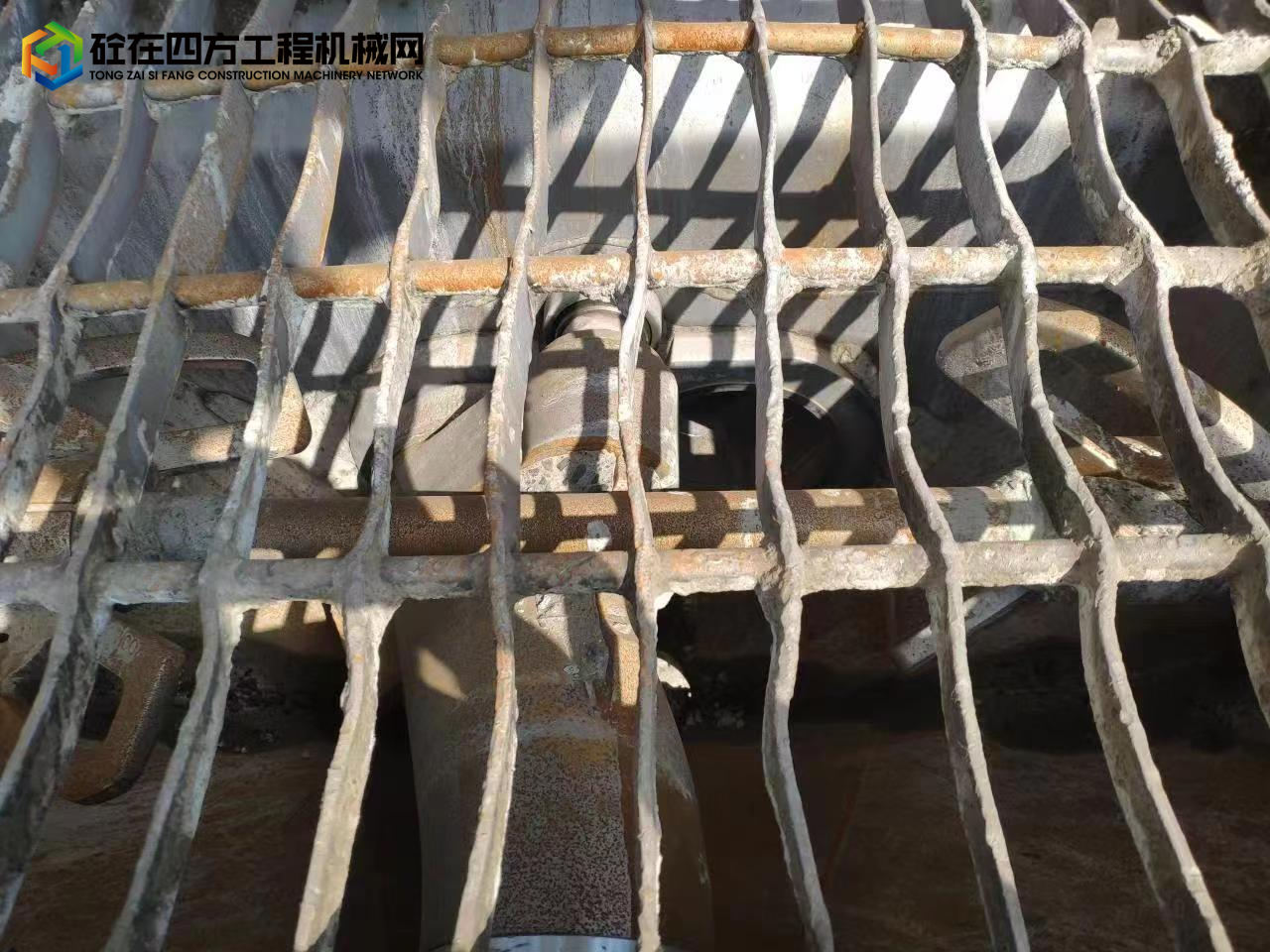 https://images.tongzsf.com/tong/truck_machine/20230228/163fe23bade37c.jpg