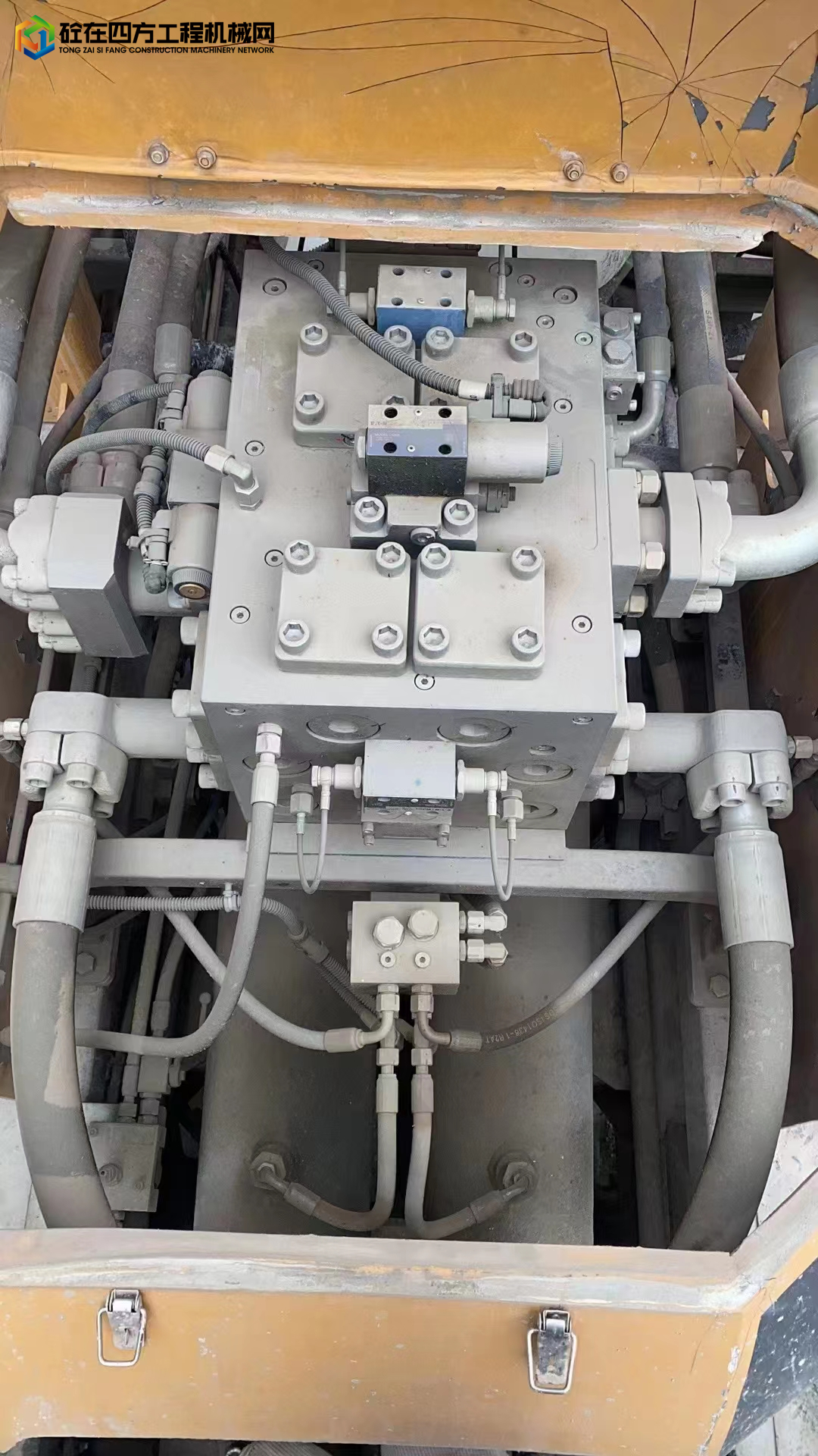https://images.tongzsf.com/tong/truck_machine/20230302/163ff79e87db2c.jpg