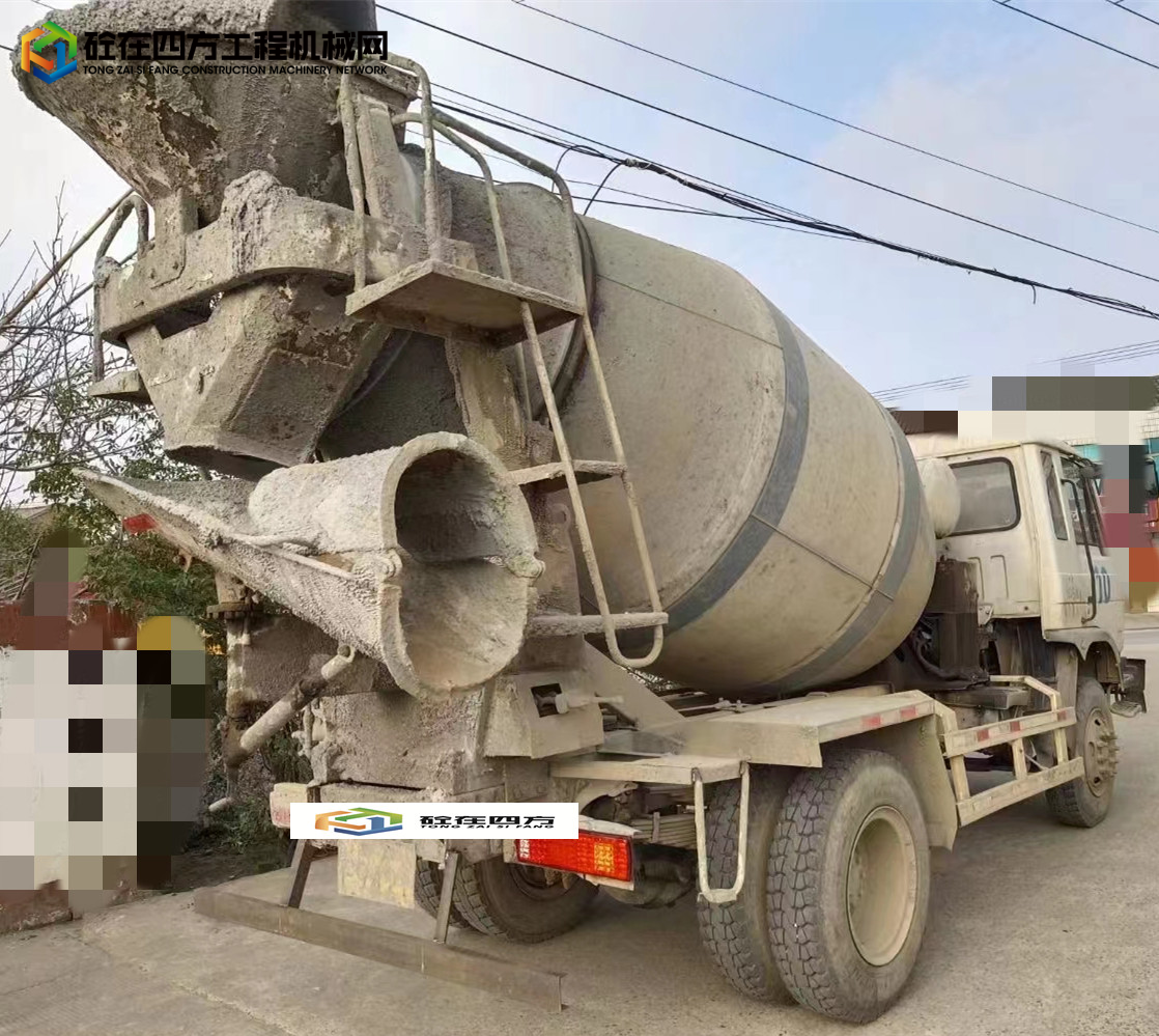 https://images.tongzsf.com/tong/truck_machine/20230307/16406f7c9ee286.jpg