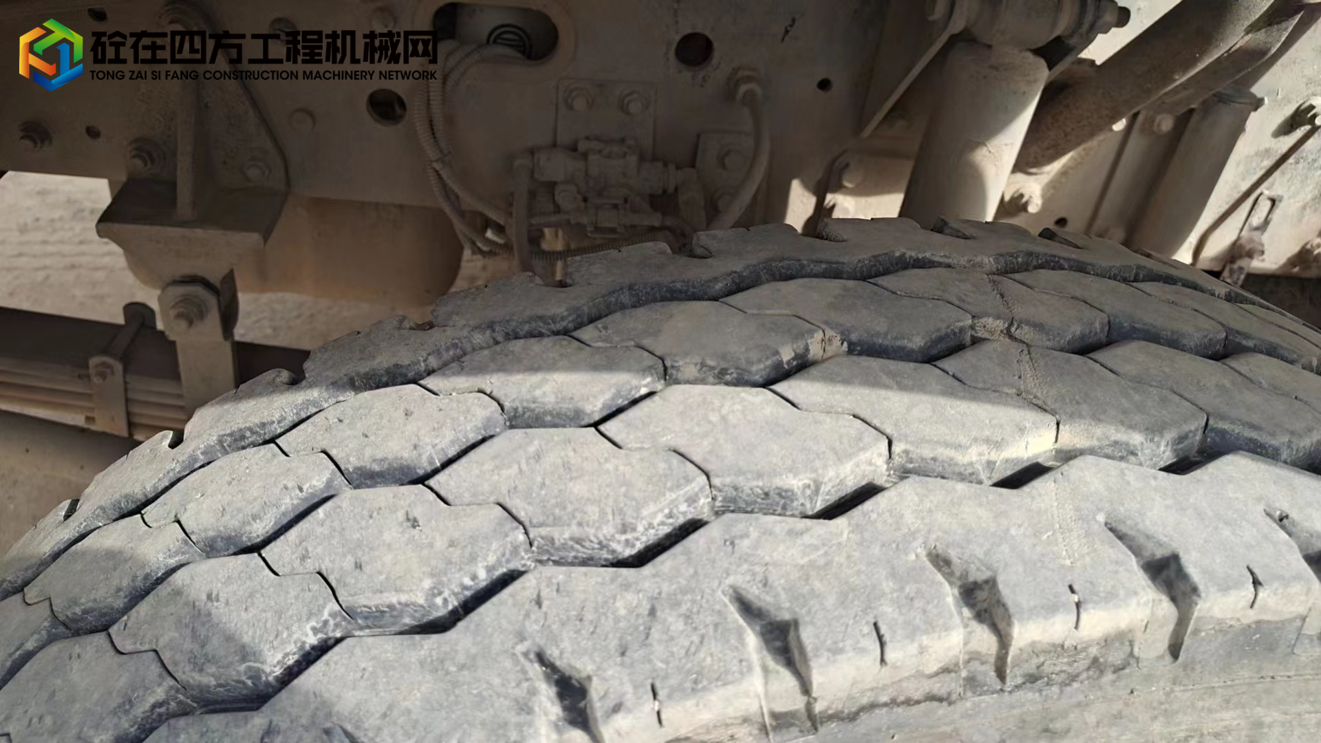 https://images.tongzsf.com/tong/truck_machine/20230311/1640c2f88724ce.jpg