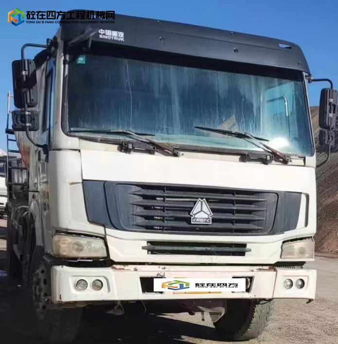 https://images.tongzsf.com/tong/truck_machine/20230317/164142a1939bf3.jpg