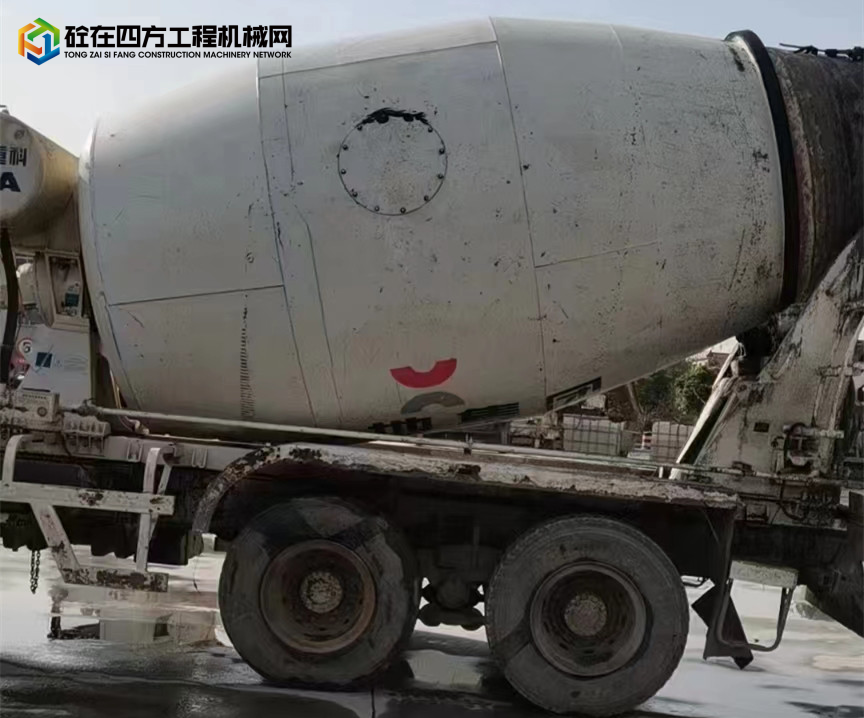 https://images.tongzsf.com/tong/truck_machine/20230320/164180d1ee99a9.jpg
