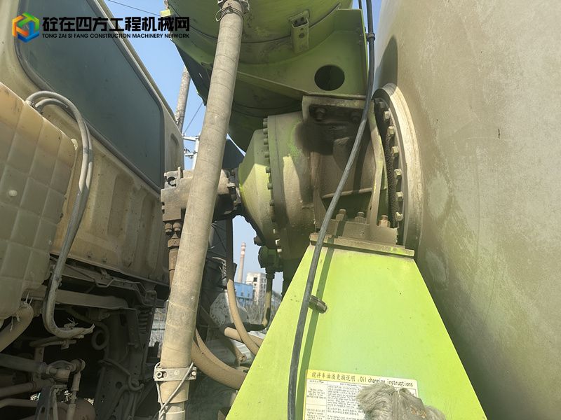 https://images.tongzsf.com/tong/truck_machine/20230324/1641d5f6cba3a2.jpg